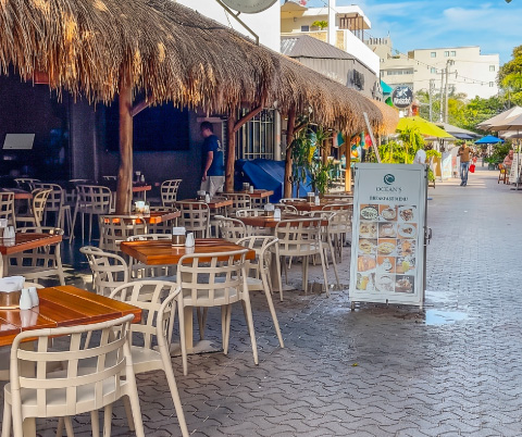 Gastronomía cerca de Isola BLU, condominios premium en Isla Mujeres